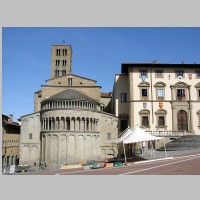 Arezzo, Santa Maria della Pieve, photo Geobia, Wikipedia.jpg